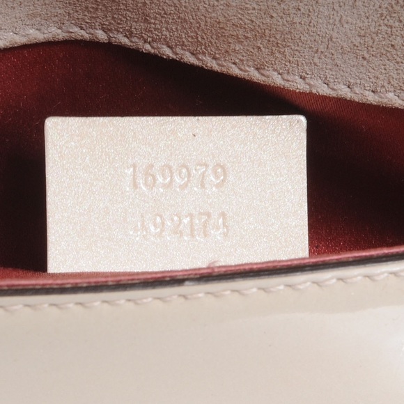 100% Authentic Gucci Patent Glitter Buckle Clutch - Picture 8 of 8